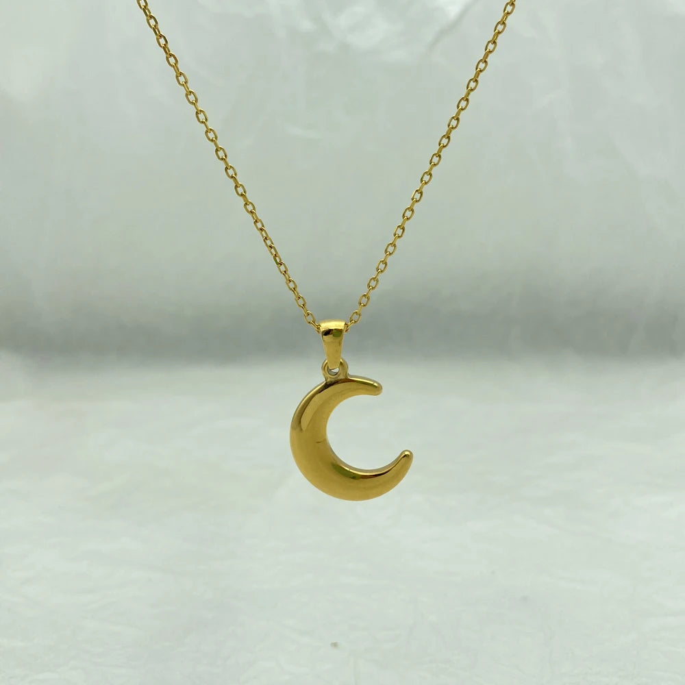 Wholesale 18K Gold Plated Stainless Steel Moon Pendant Necklace