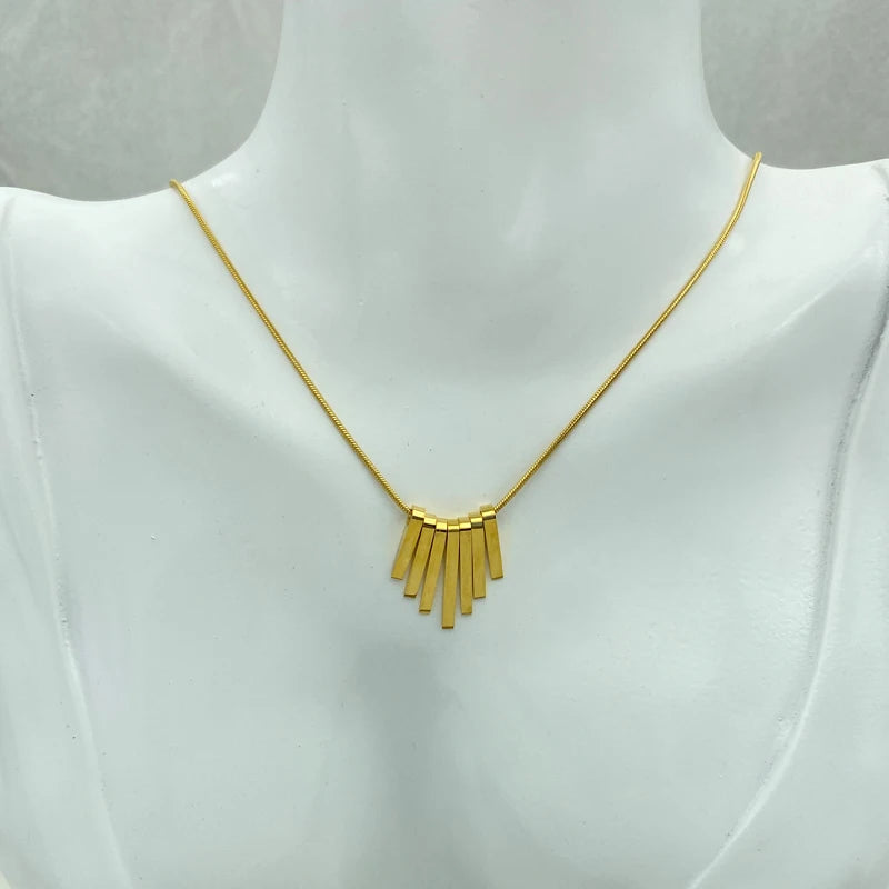 Snake Chain Steel Tasse Shaped Pendant Necklace for Women