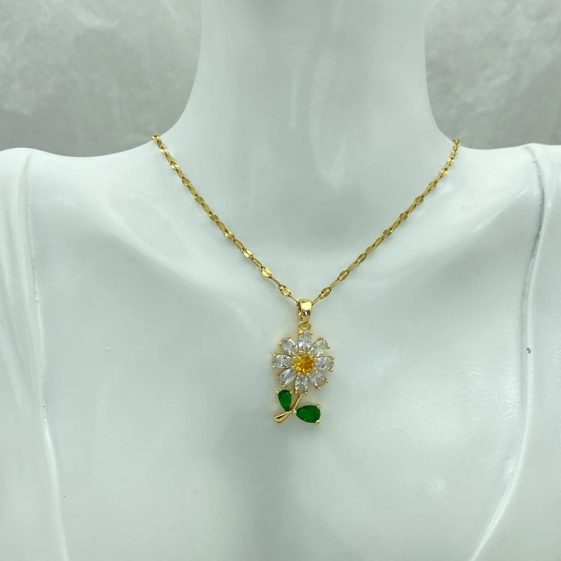 Gold Plated Color Stainless Steel Necklaces For Women Fashion Jewelry Prettry Sunflower Pendant With White And Green Zircons