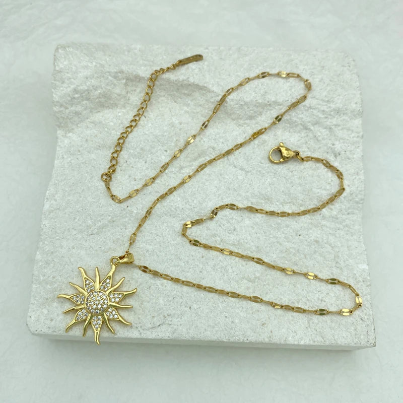 Big Sunflower Round Pendant Gold Plated Stainless Steel Necklaces For Women Neck Chain Fashion steel jewelry Luxury Design