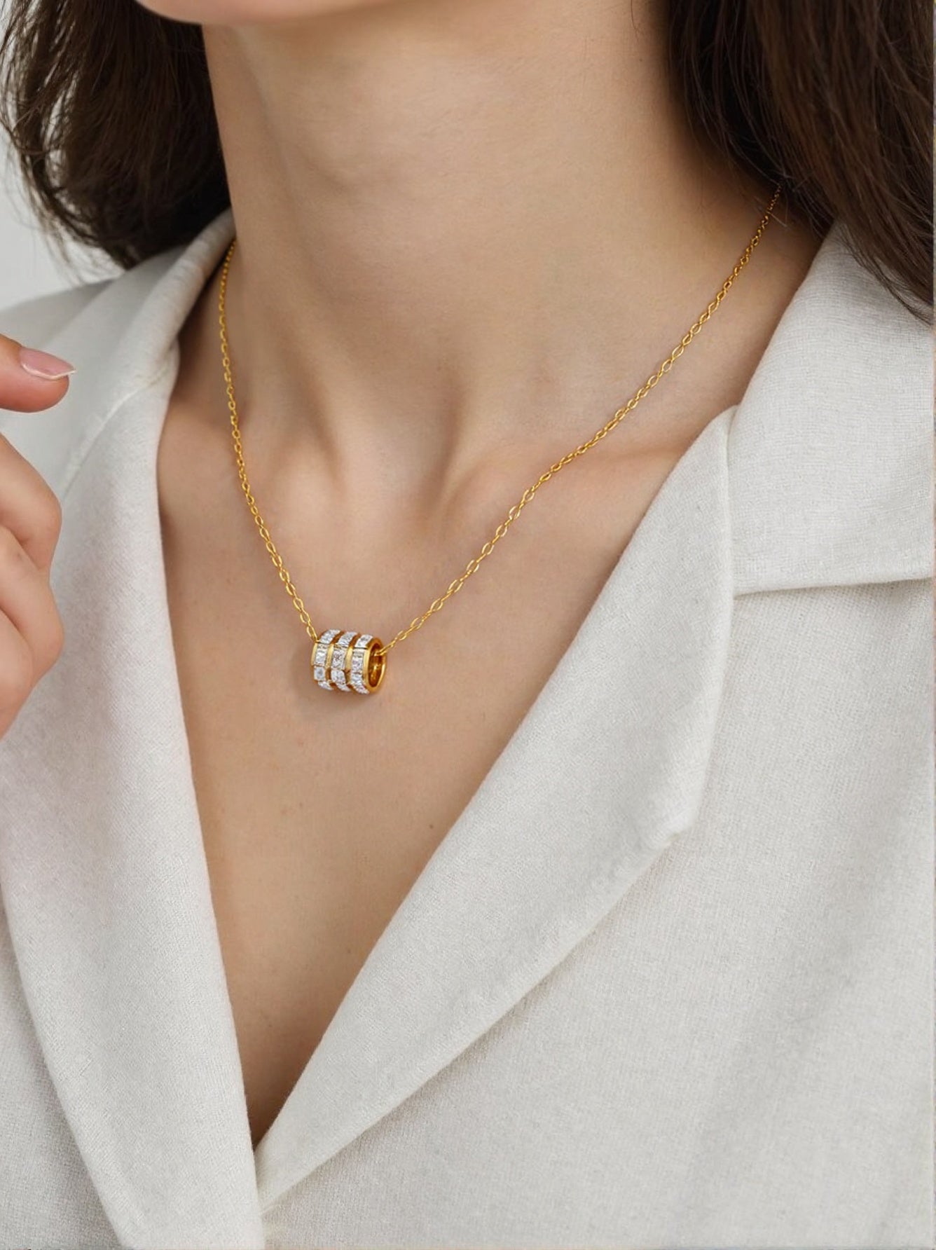 Wholesale Gold Color Stainless Steel Round Pendant Necklace