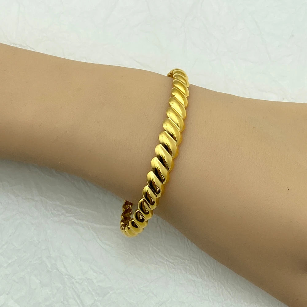Wholesale Polished jewelry Fashion Luxury Design 18K Gold Plated Stainless Steel Bracelet Bangle For Women