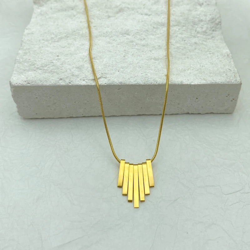 Snake Chain Steel Tasse Shaped Pendant Necklace for Women