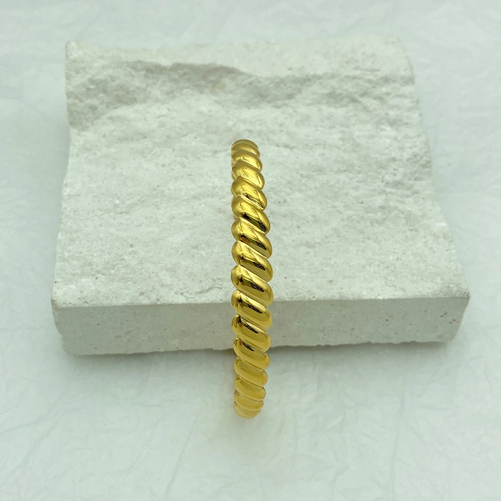 Wholesale Polished jewelry Fashion Luxury Design 18K Gold Plated Stainless Steel Bracelet Bangle For Women