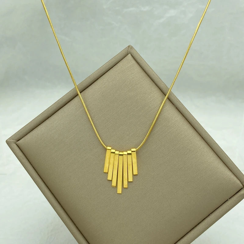 Snake Chain Steel Tasse Shaped Pendant Necklace for Women