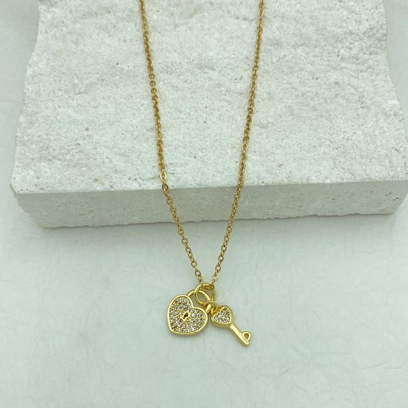 Gold Plated Stainless Steel Copper Pendant Key Heart Necklace Fashion Jewelry For Girlfriend Gifts Luxury Design O Chain