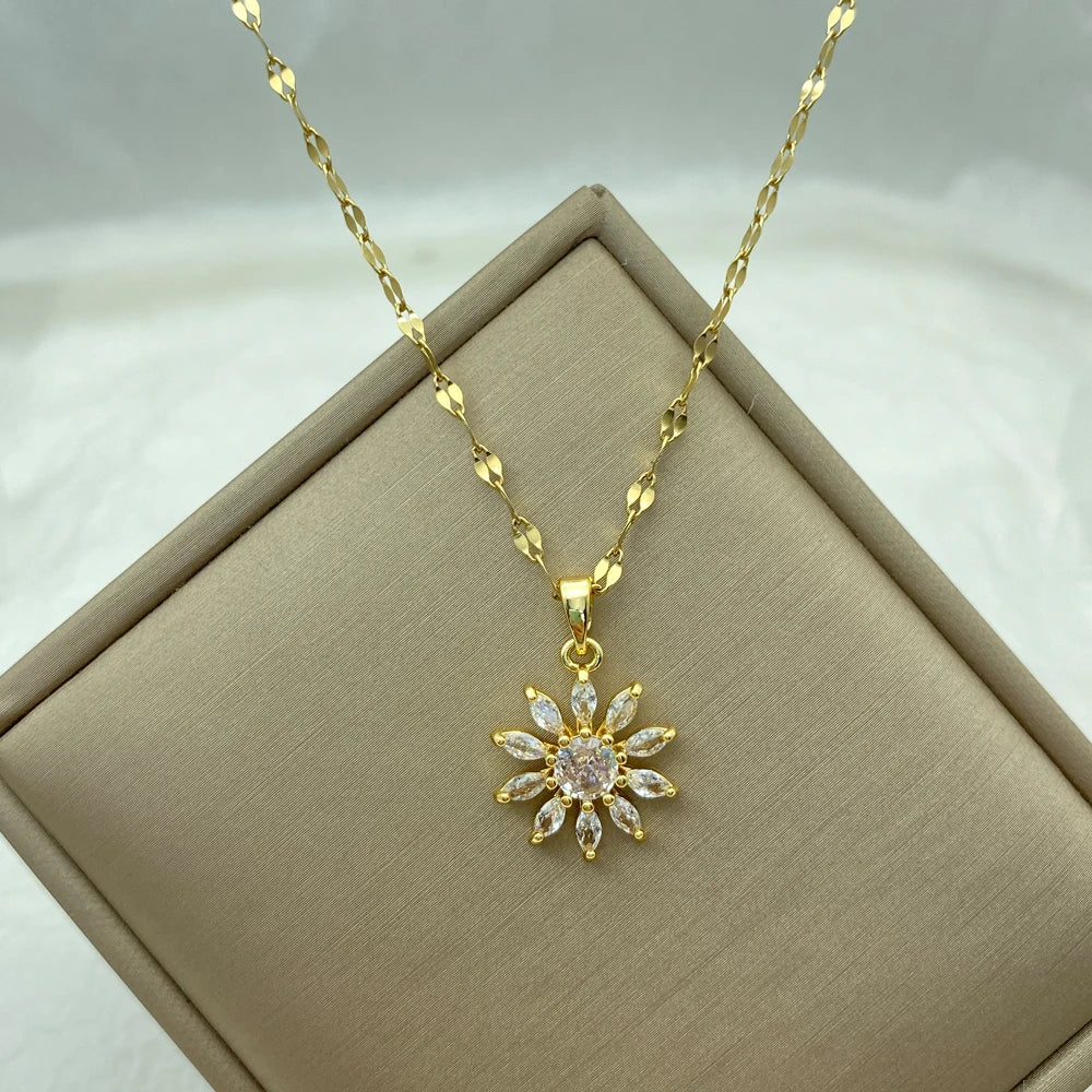 Crystal Daisy Pendant Necklace – 18K Gold Plated Stainless Steel