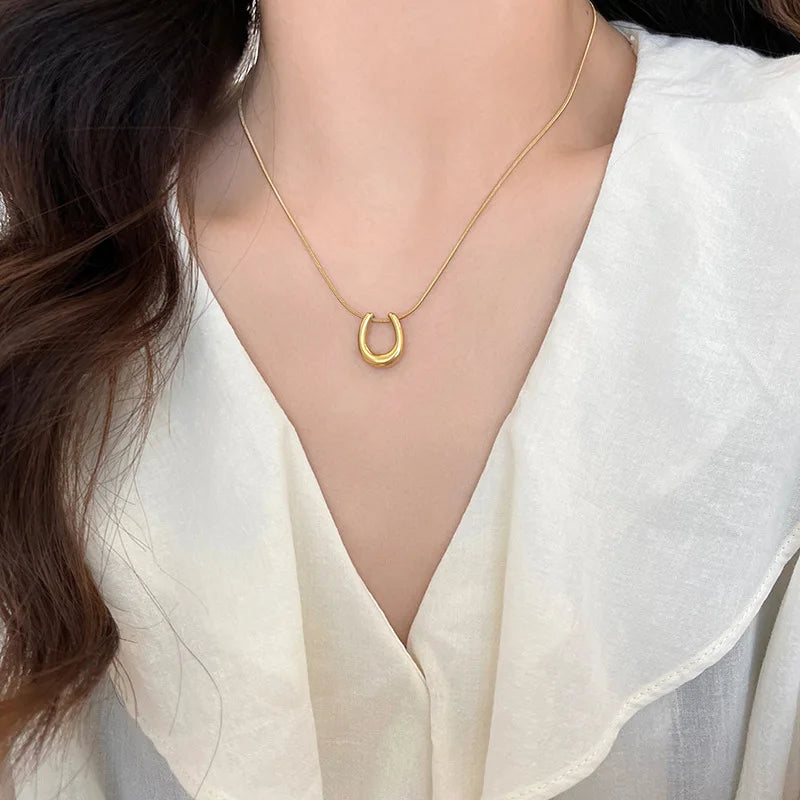 U Shaped Steel Cute Pendant Stainless Steel Necklace For Women