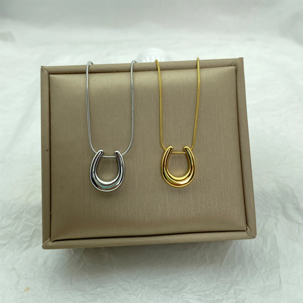 U Shaped Steel Cute Pendant Stainless Steel Necklace For Women