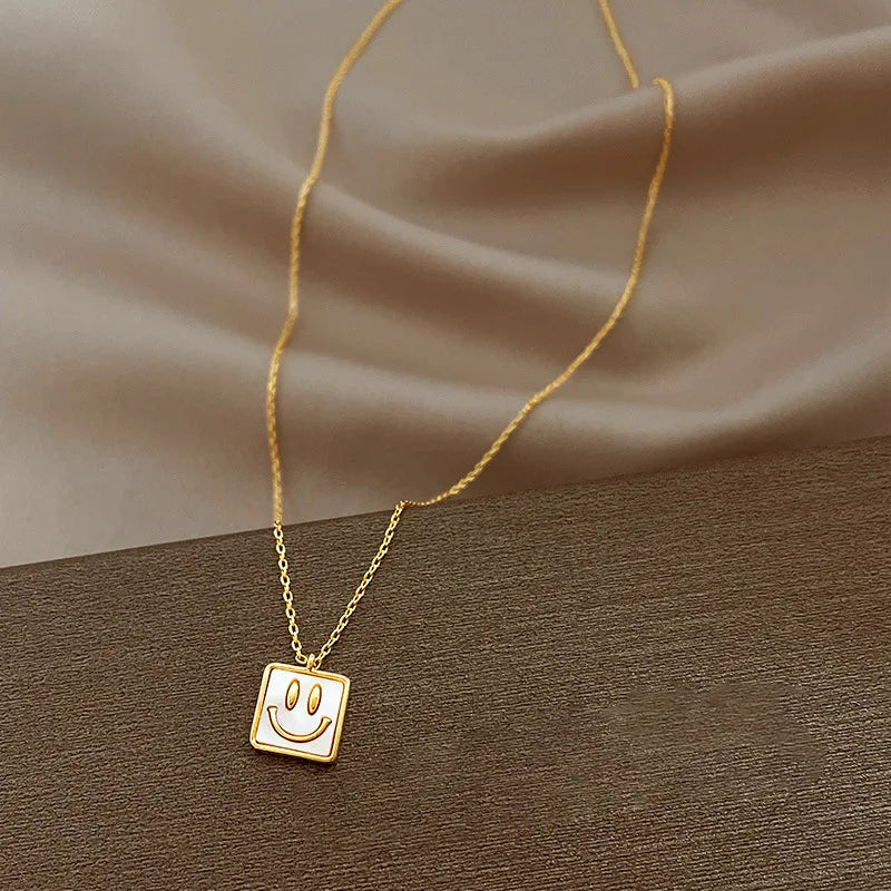 O Chain Stainless Steel Necklace for Women Simple White Shell Pendant Square Face Necklace Collarbone Chain Fashion Jewelry