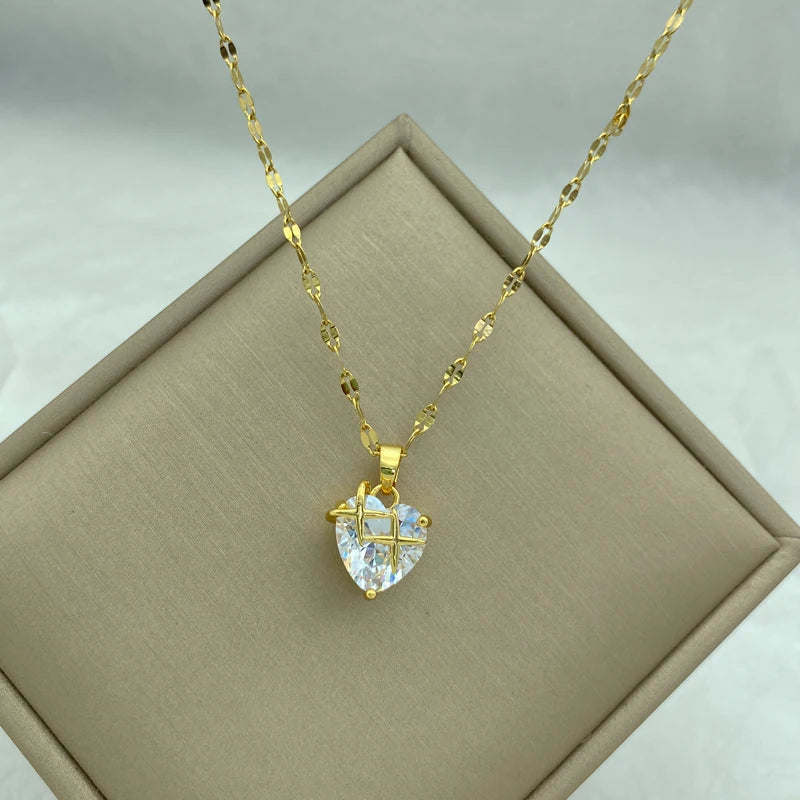 Red Heart Shaped With Zircons Pendant Gold Plated Stainless Steel Necklaces For Women New In Fashion Jewelry Elegant Style