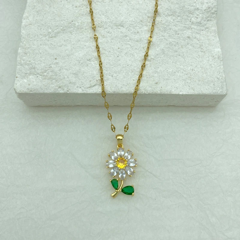 Gold Plated Color Stainless Steel Necklaces For Women Fashion Jewelry Prettry Sunflower Pendant With White And Green Zircons