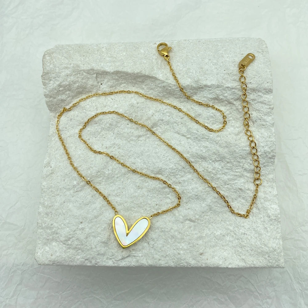 Stainless Steel Necklace for Women 2022 White Shell Heart Pendant O Chain Korean Elegant Style Simple Fashion jewelry Clavicle