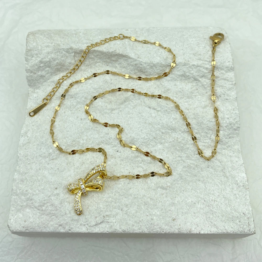 Twisted Ribbon Pendant Necklace | 18K Gold Plated Stainless Steel