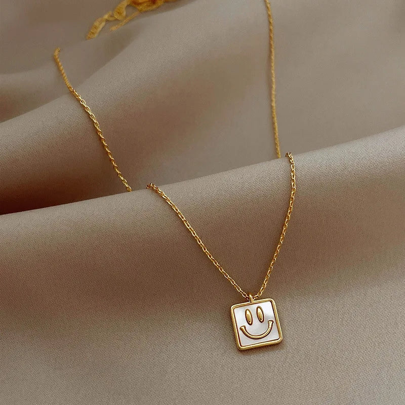 O Chain Stainless Steel Necklace for Women Simple White Shell Pendant Square Face Necklace Collarbone Chain Fashion Jewelry