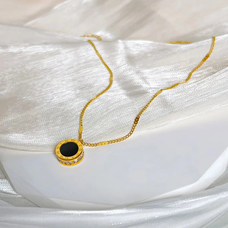 Gold Color Stainless Steel Necklace for Women Round Shell Acrylic Black White Pendant Two Sides Korean Fashion Gift for Women