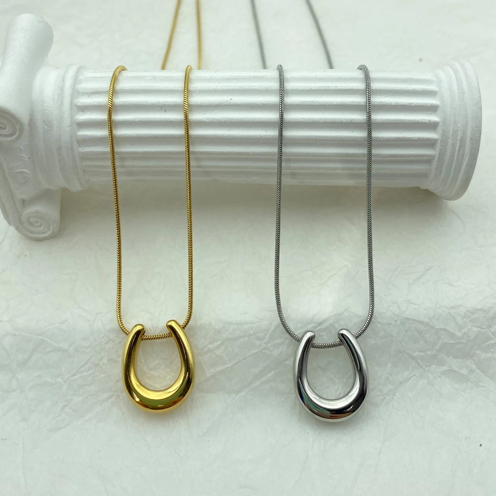 U Shaped Steel Cute Pendant Stainless Steel Necklace For Women