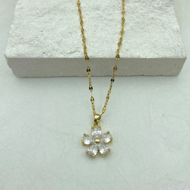 Gold Plated Crystal Flower Necklace for Women Jewelry Stainless Steel White Pendant Necklace Luxury Choker Korean New Wholesale